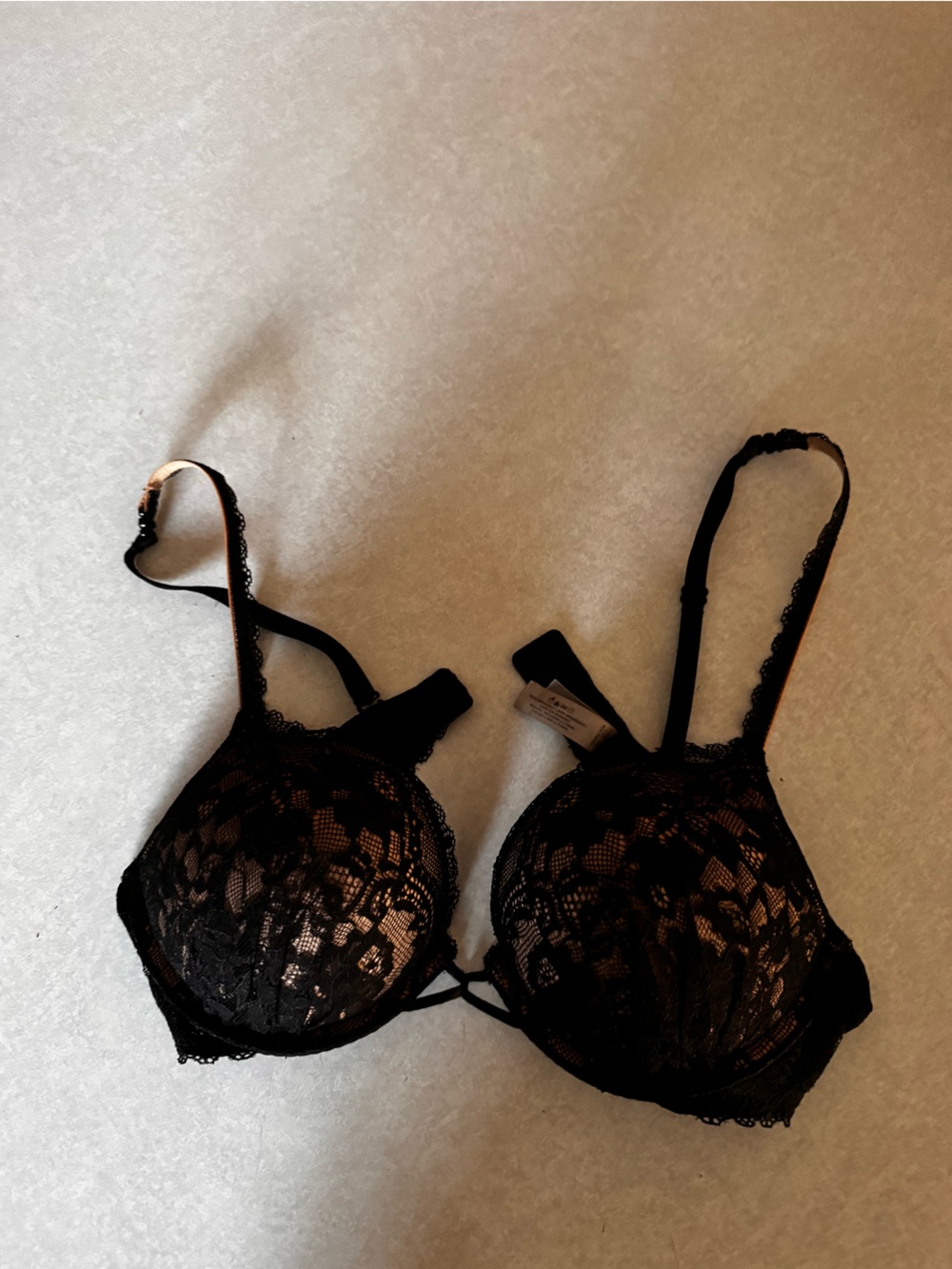 Victoria’s Secret Miraculous Plunge Lace Push Up Bra 34B Black - Picture 2 of 6